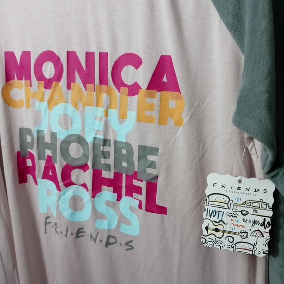 Women's sleepwear friends - Picture 7 of 7